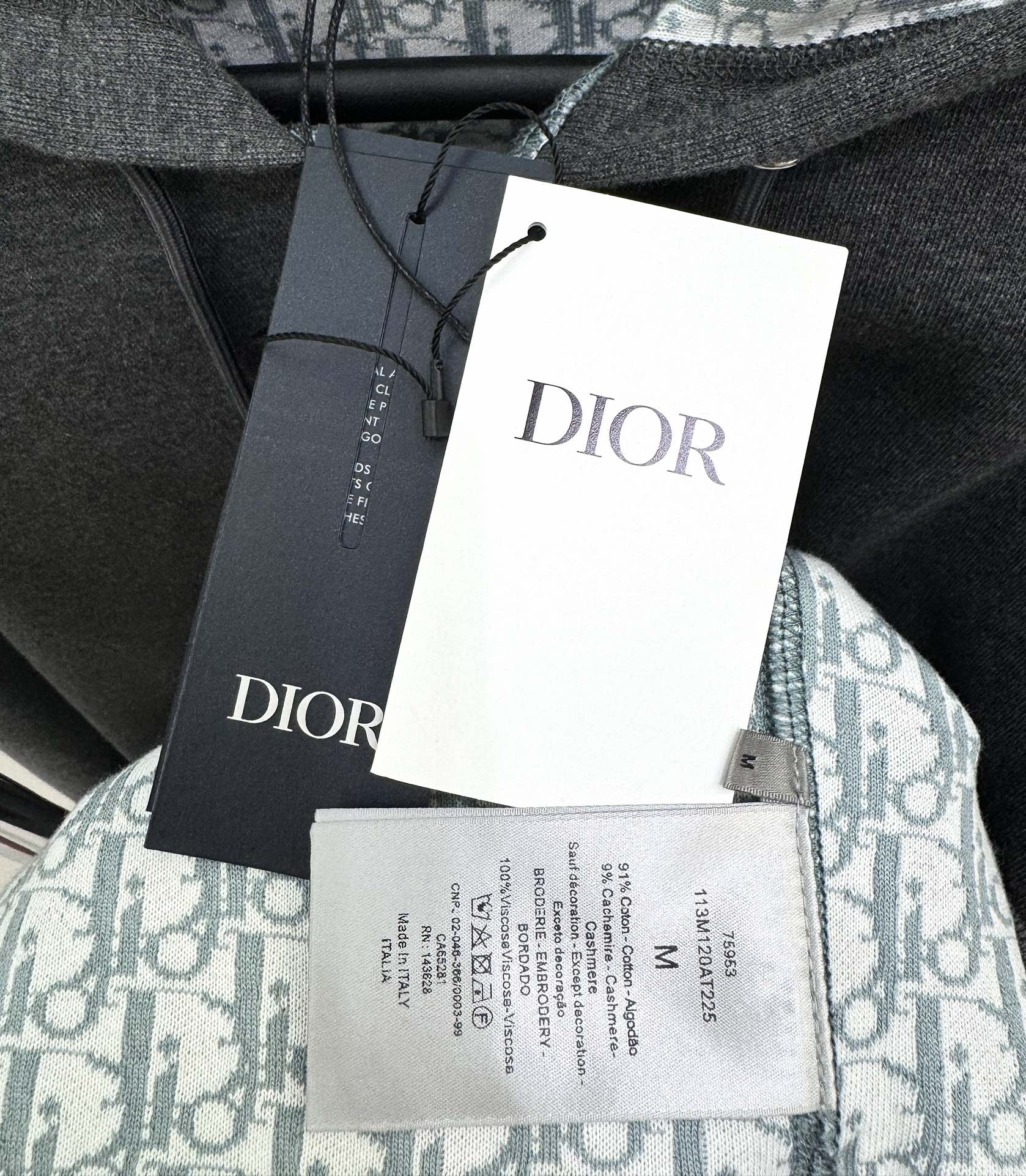 3e1f1e99faa2f1617d8dcf7b706dfd92_1759147513_4317.jpg
