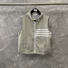 톰브라운 바람막이 조끼