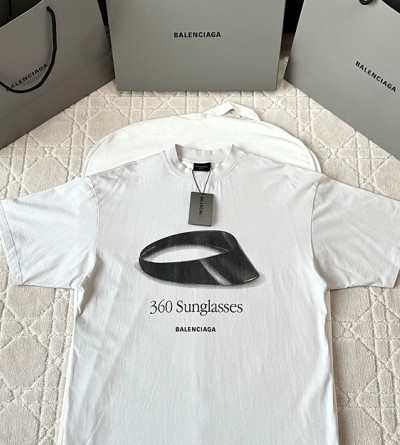 발렌시아가 프린트 반팔