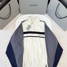 발렌시아가 레터링 자수 집업