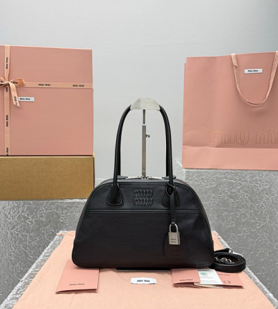 미우미우 비방 나파 가죽 백 5BB199